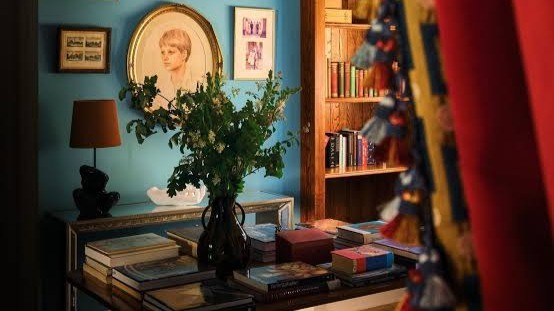Curating Art Collections for Modern Homes: Trends for 2025